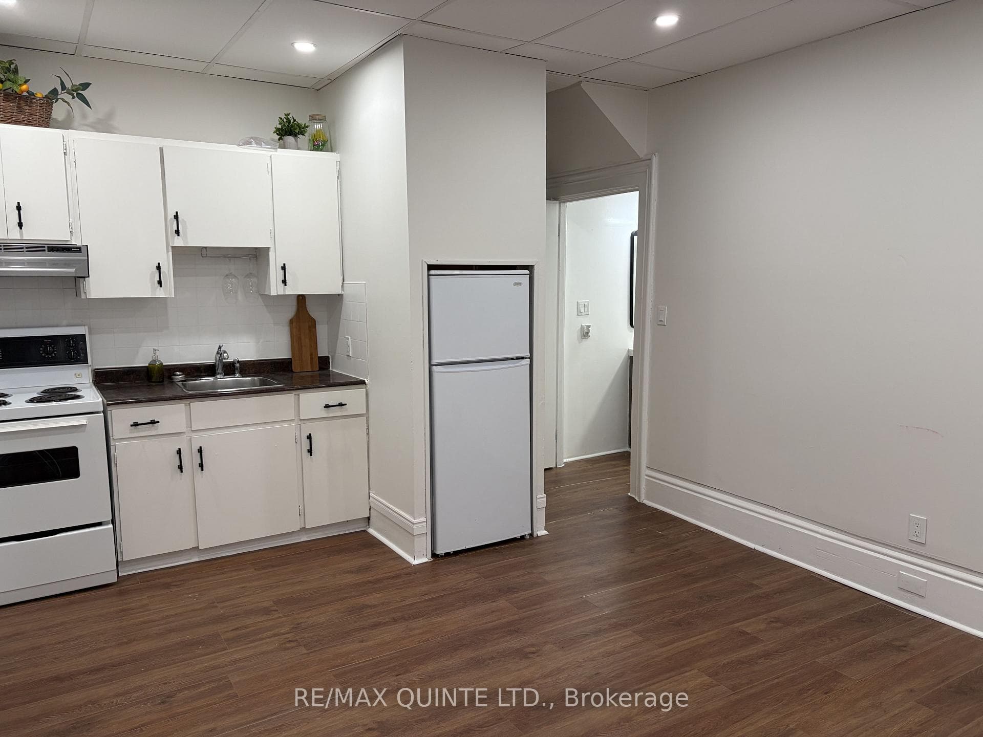 186 Albert Street Unit B photo 9