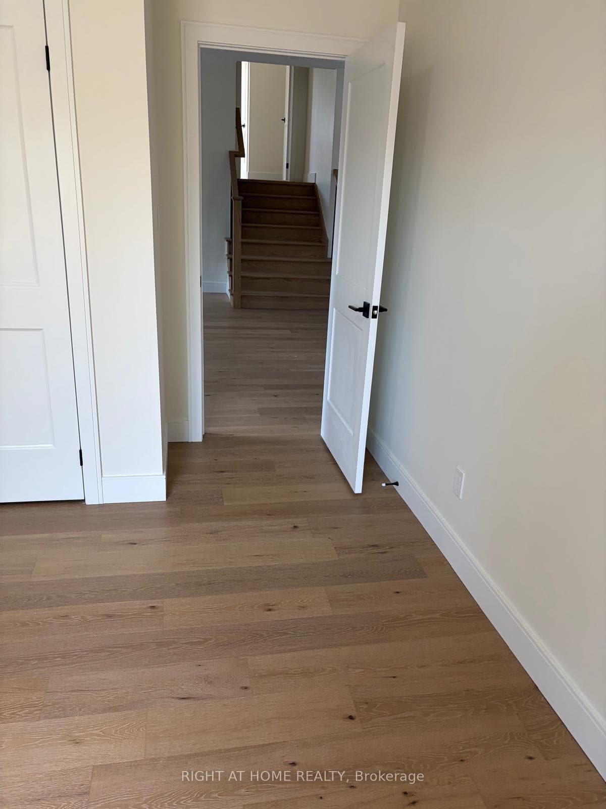 376 Mitchell Avenue photo 27