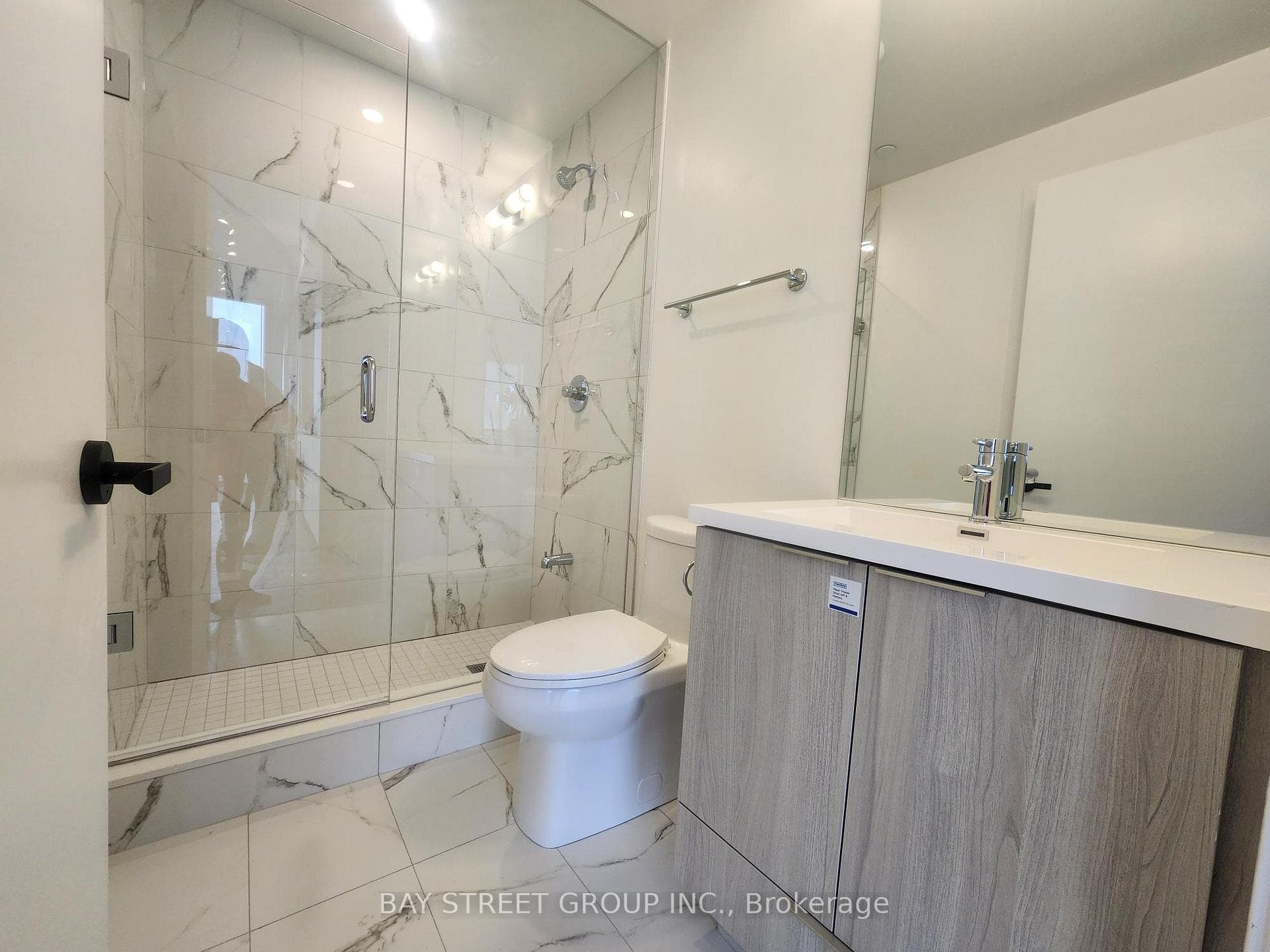 8 Interchange Way Unit 3009 photo 24