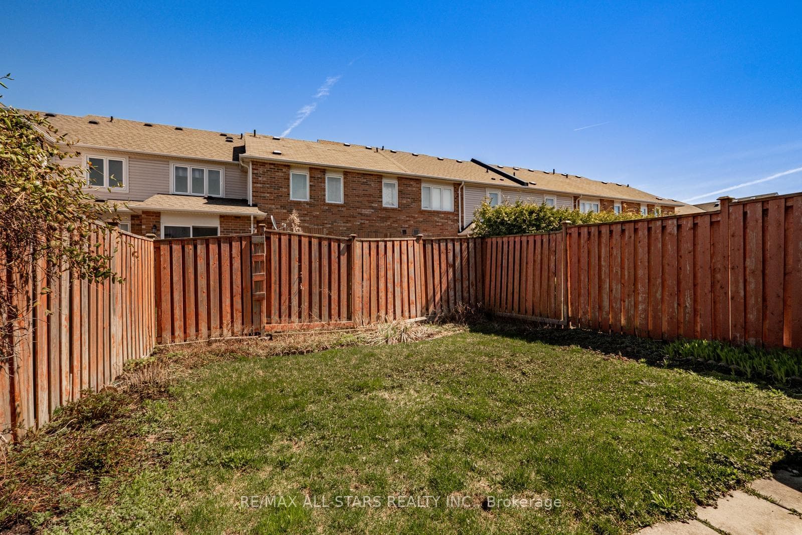 87 Jamesway Crescent photo 27