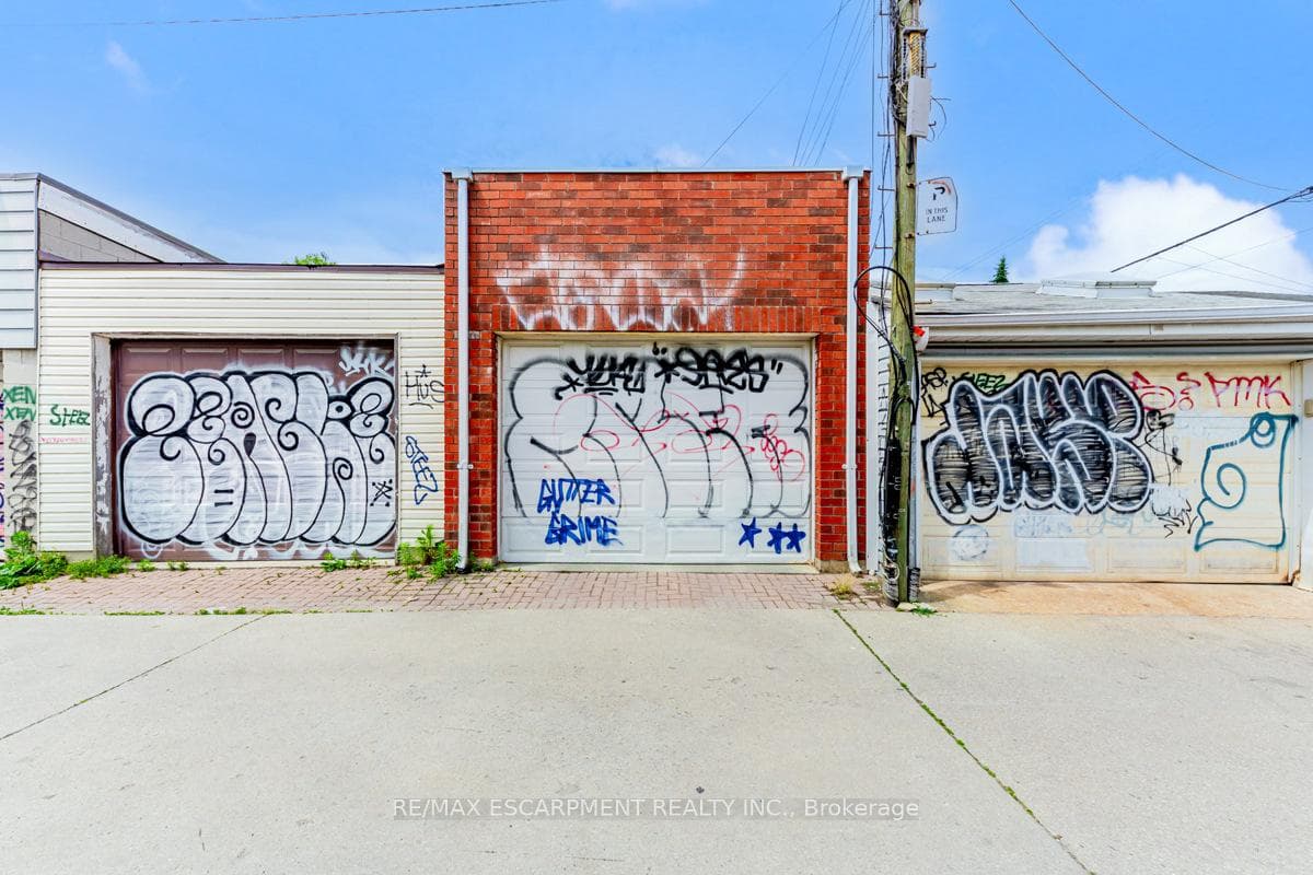 11 Alma Avenue photo 29