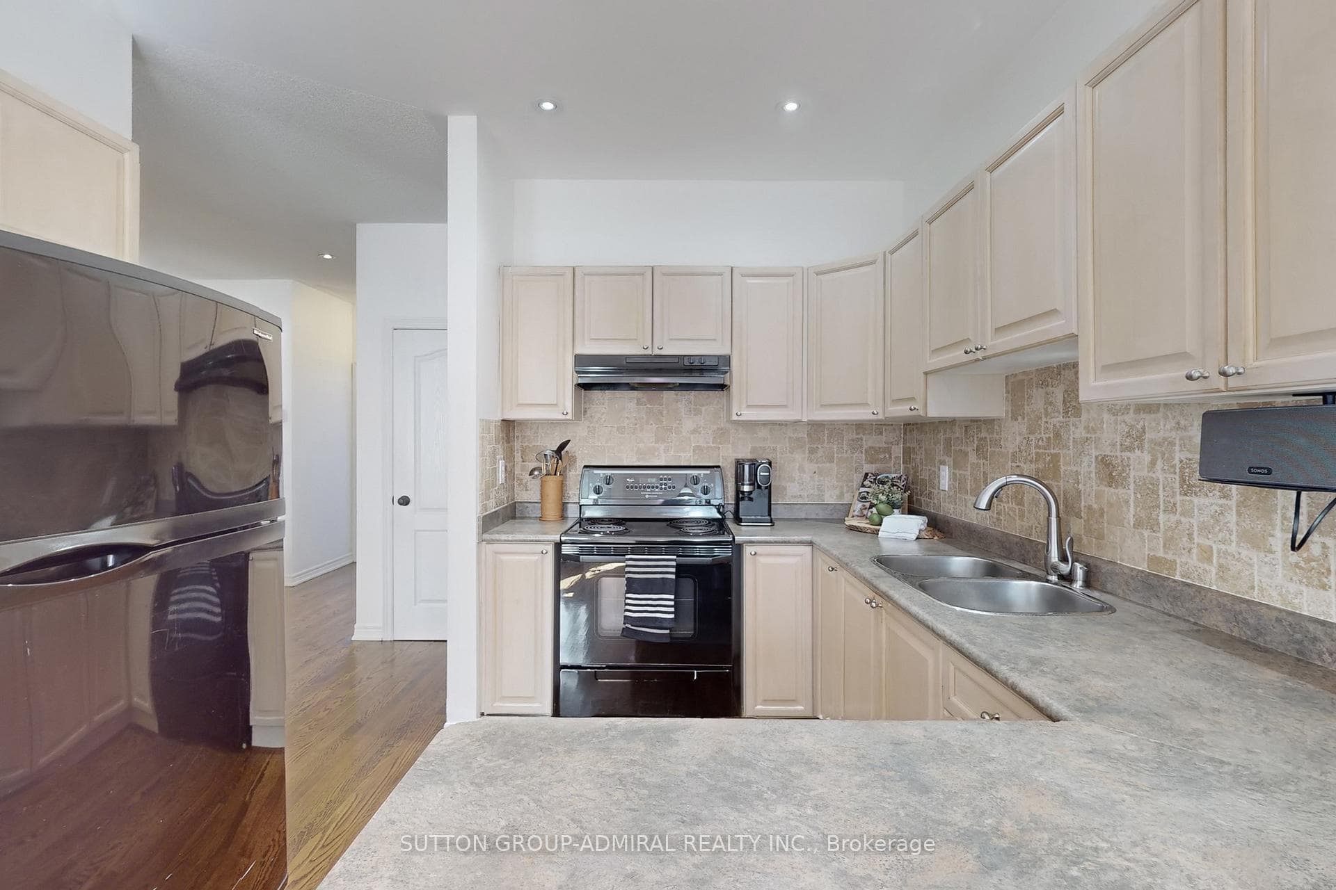 92 Bentwood Crescent photo 10