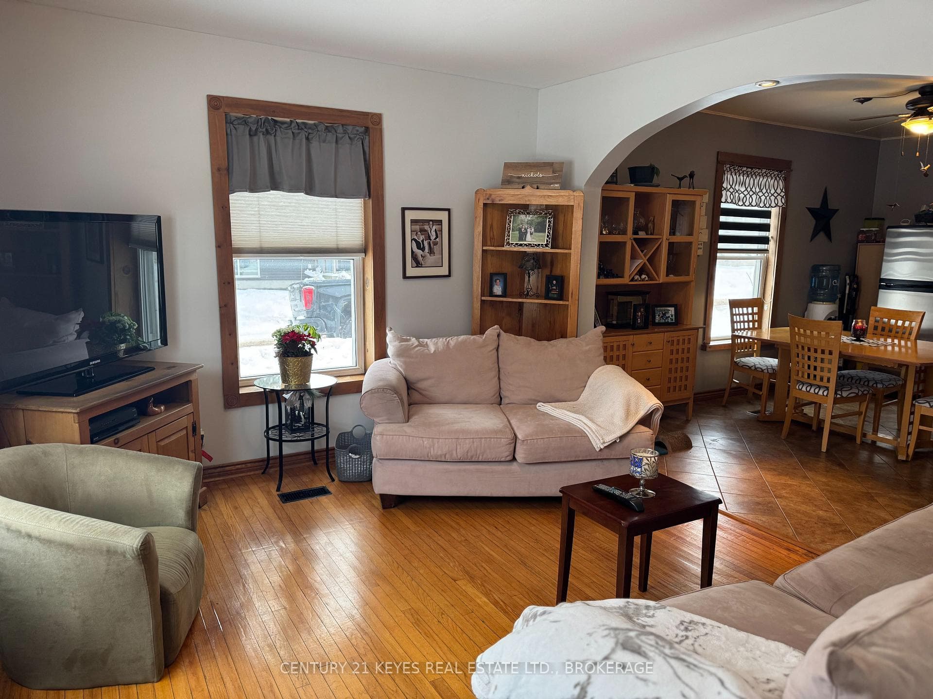 11 James St Street photo 3