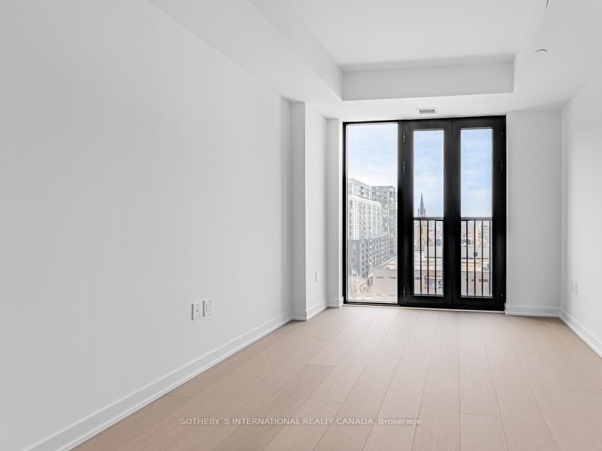 123 Portland Street Unit 1001 photo 10