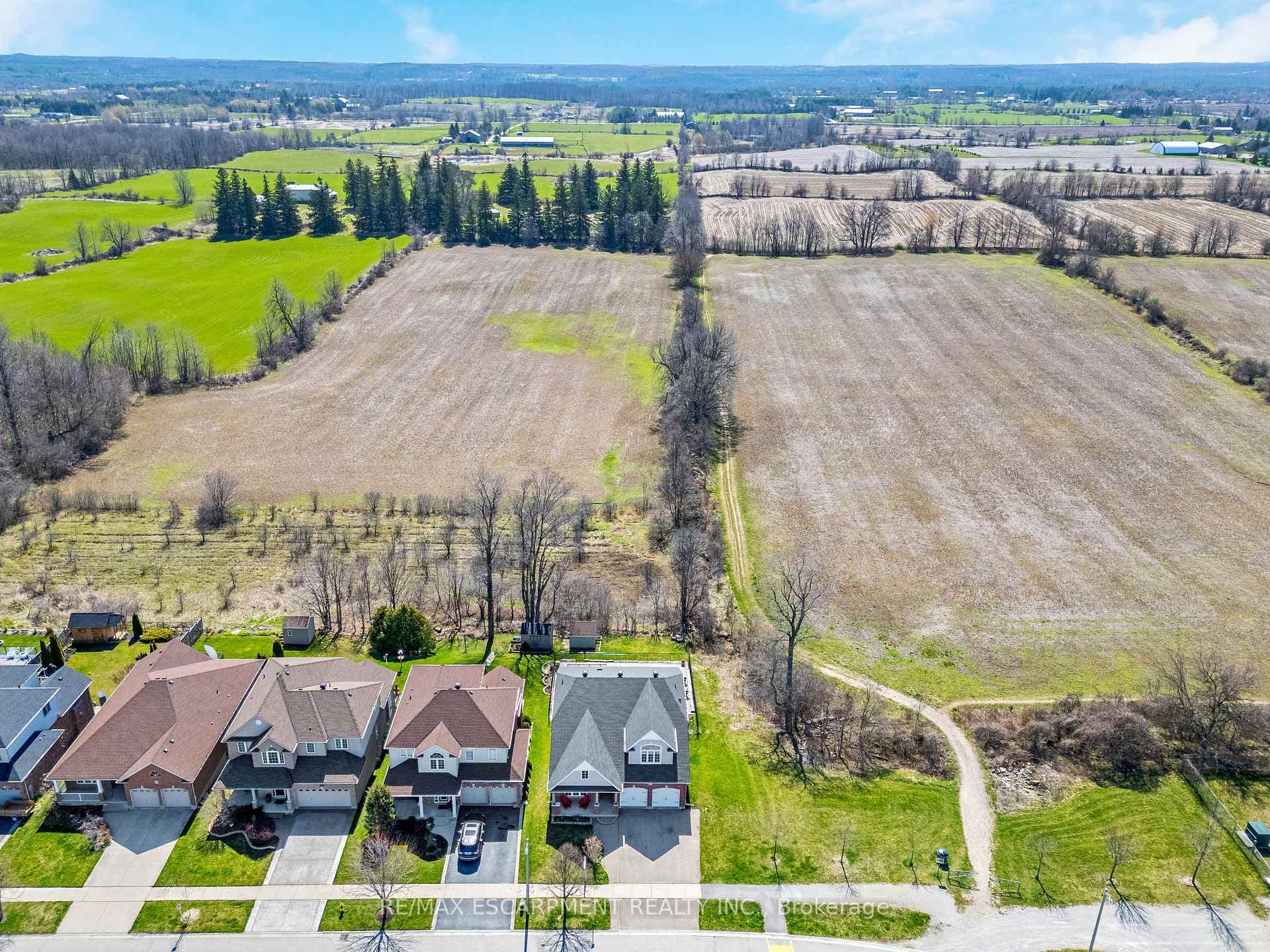 168 Parkinson Drive photo 39