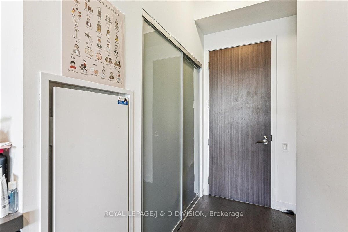 560 King Street Unit 1006 photo 2