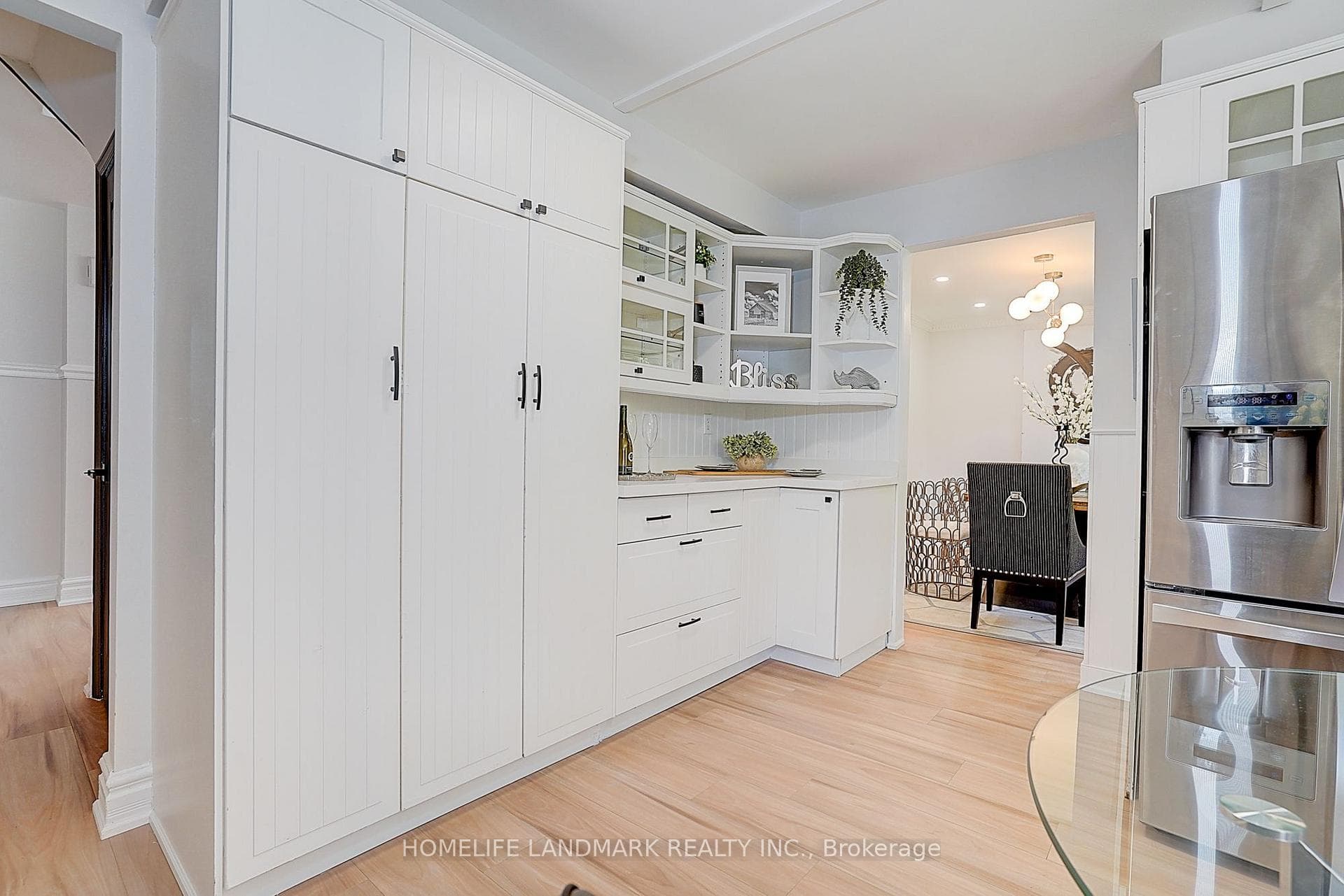 20573 Yonge Street photo 17
