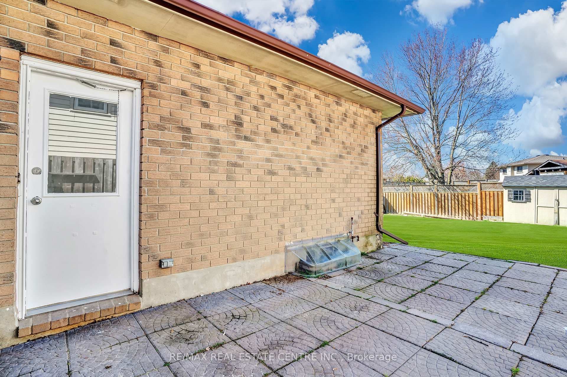6363 Armstrong Drive photo 36
