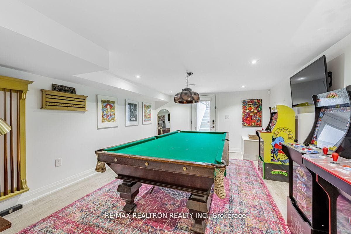 361 Mcroberts Avenue photo 33