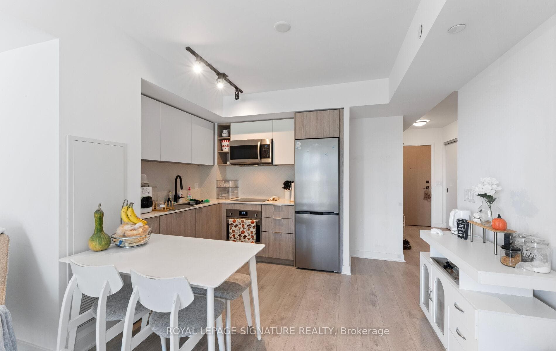 36 Zorra Street Unit 408 photo 14
