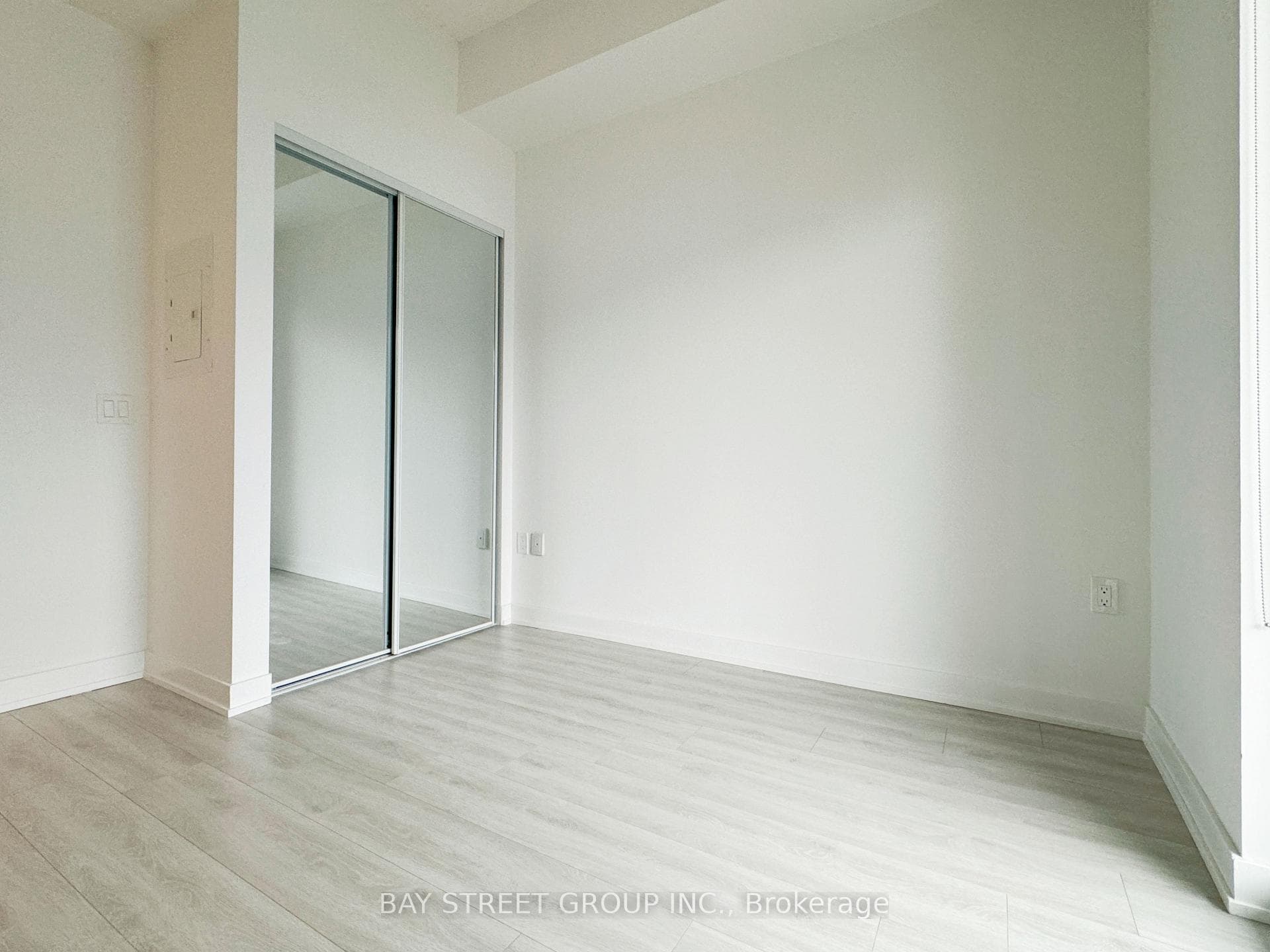 230 Simcoe Street Unit 2116 photo 28