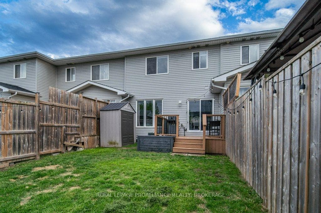 1560 Davenport Crescent photo 47