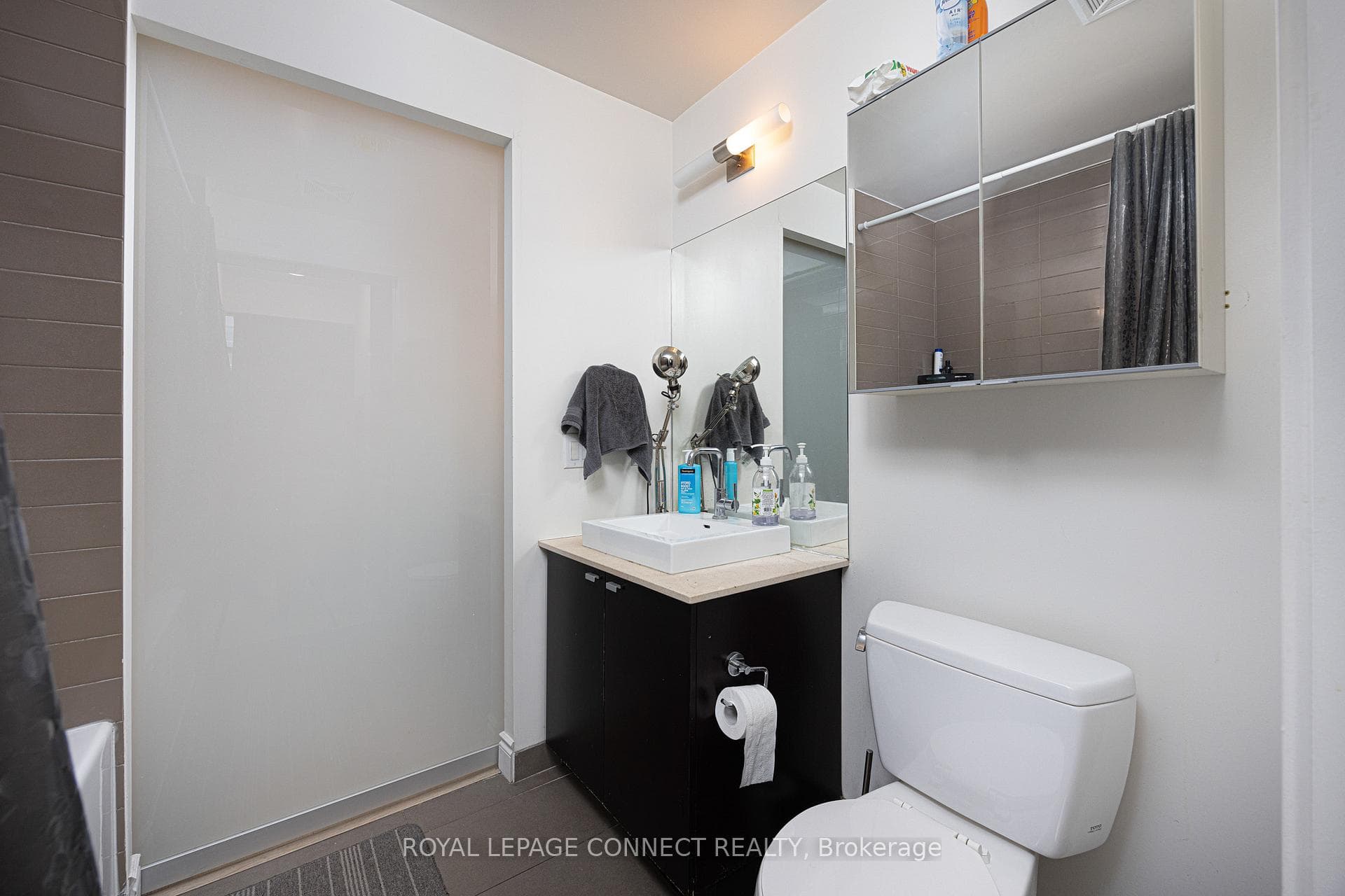 105 The Queensway N/A Unit 1215 photo 18