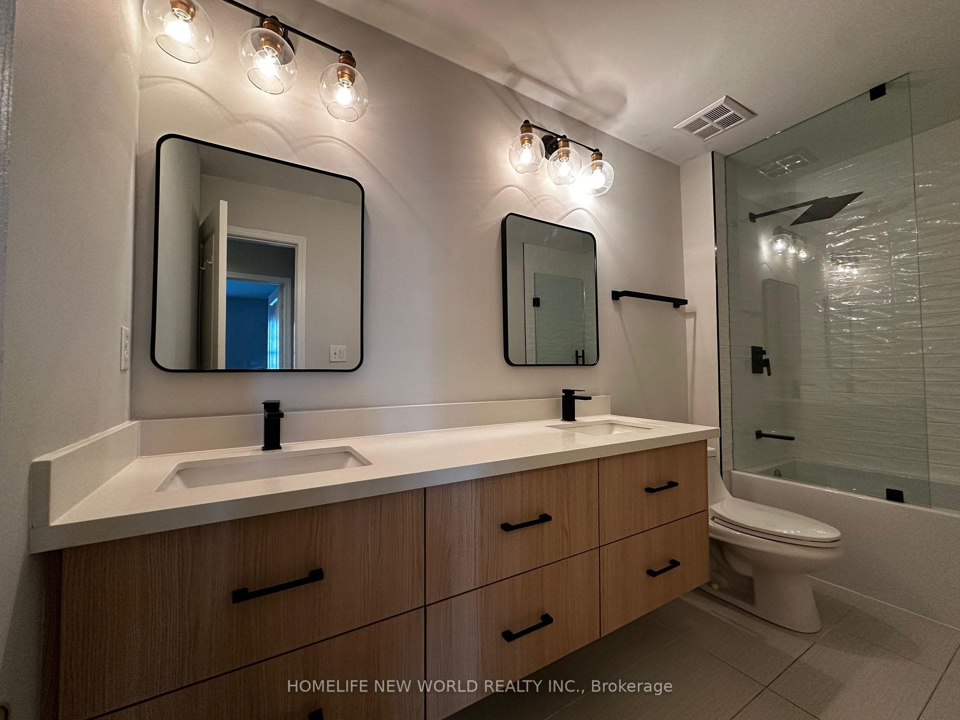 2nd floor his and hers bathroom (not ensuite)