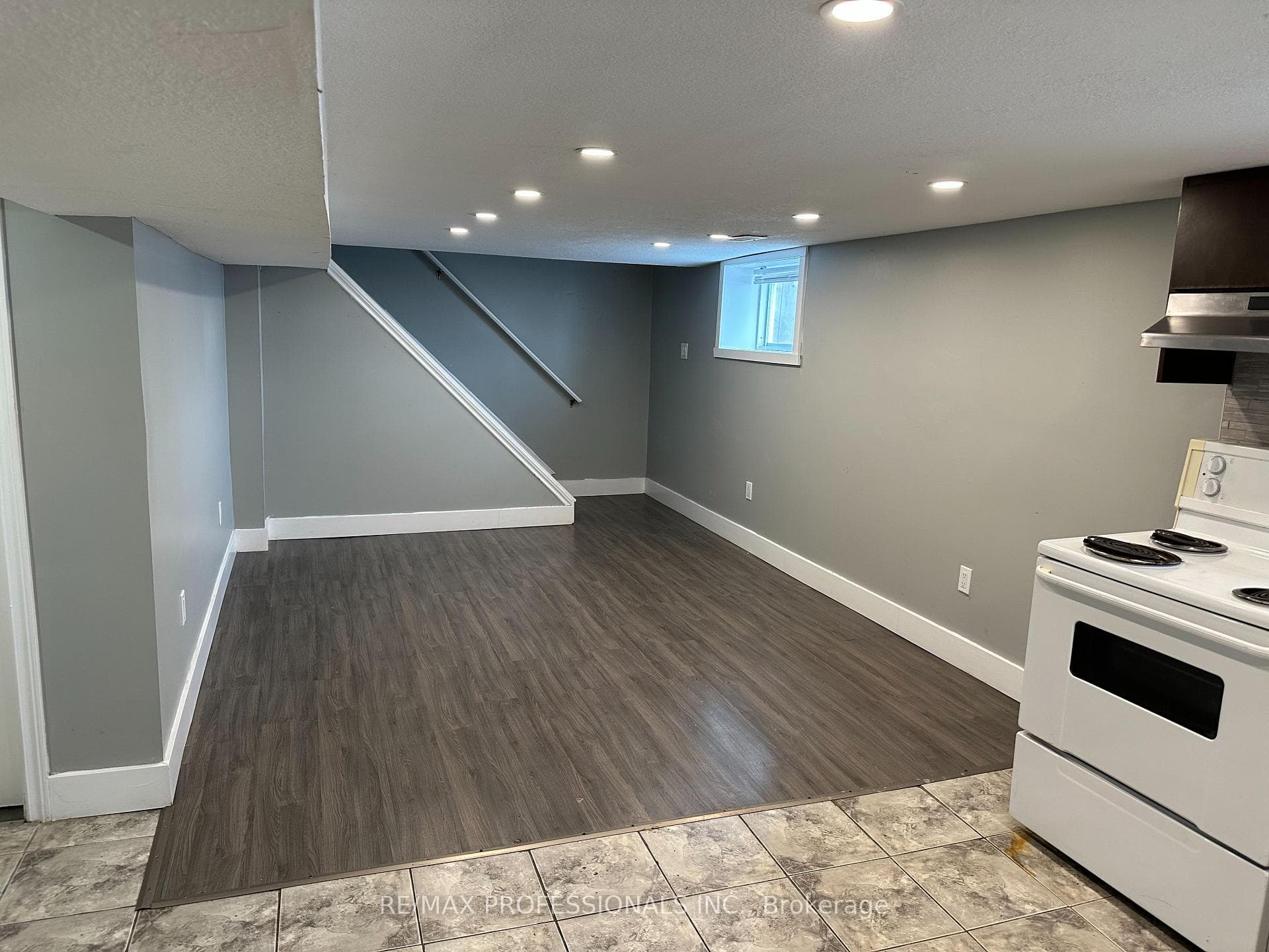 167.5 Grosvenor Avenue Unit Lower photo 6