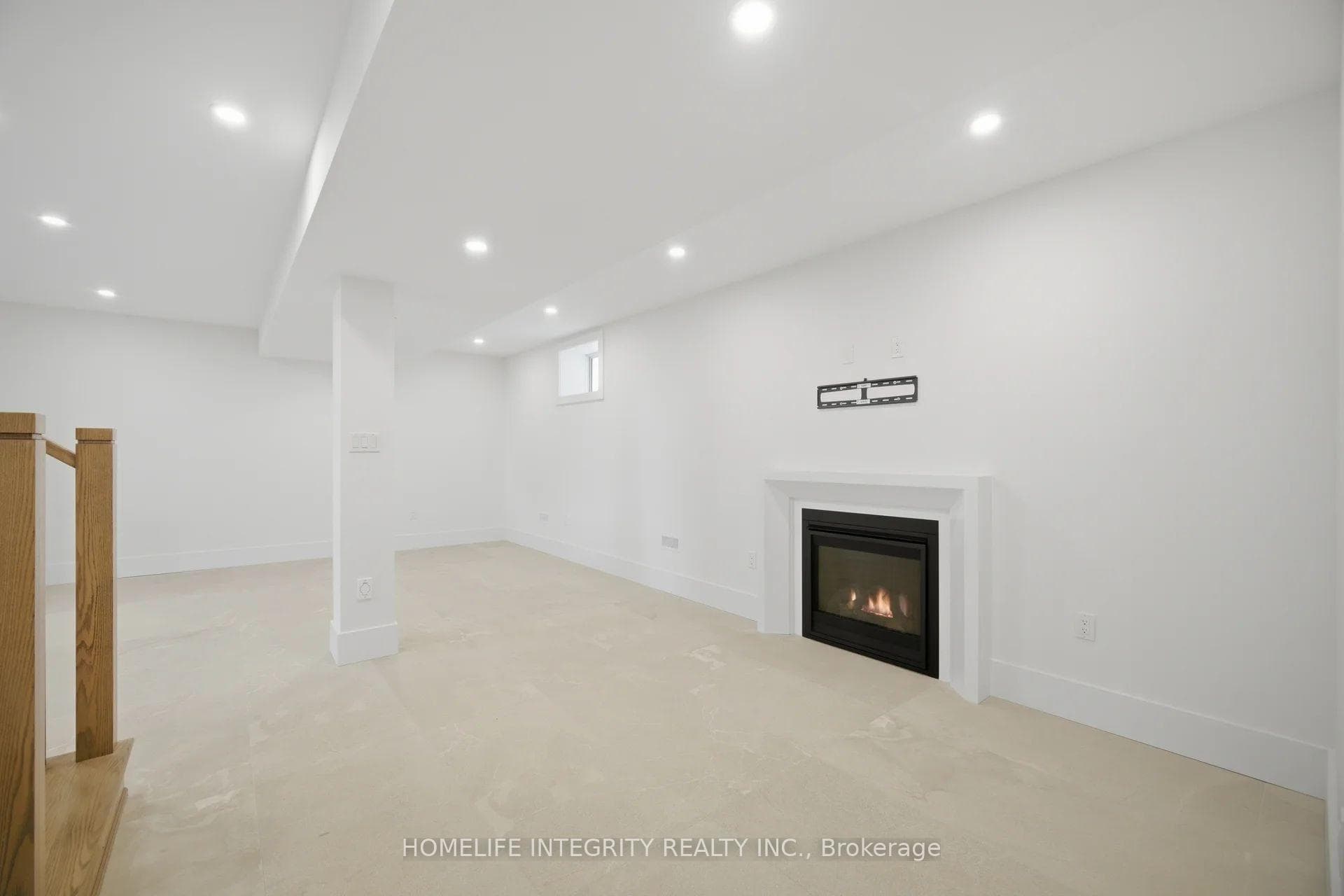 68 Kiernan Crescent photo 36