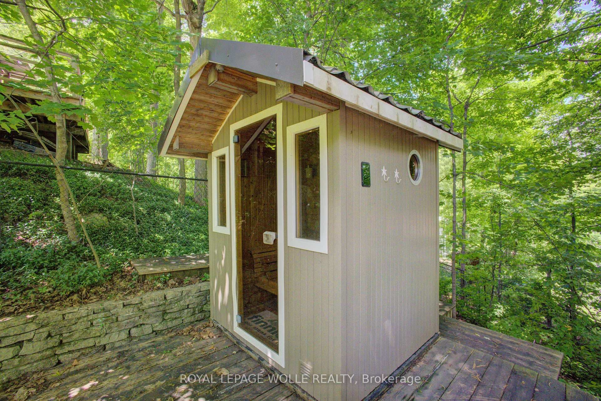 294 Algonquin Drive photo 42