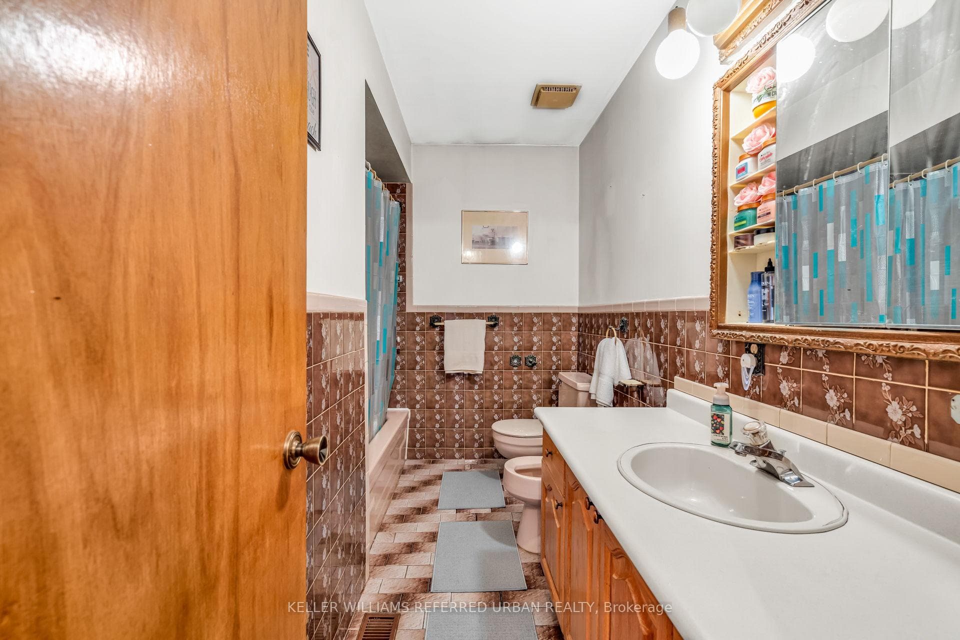 826 Ossington Avenue photo 26