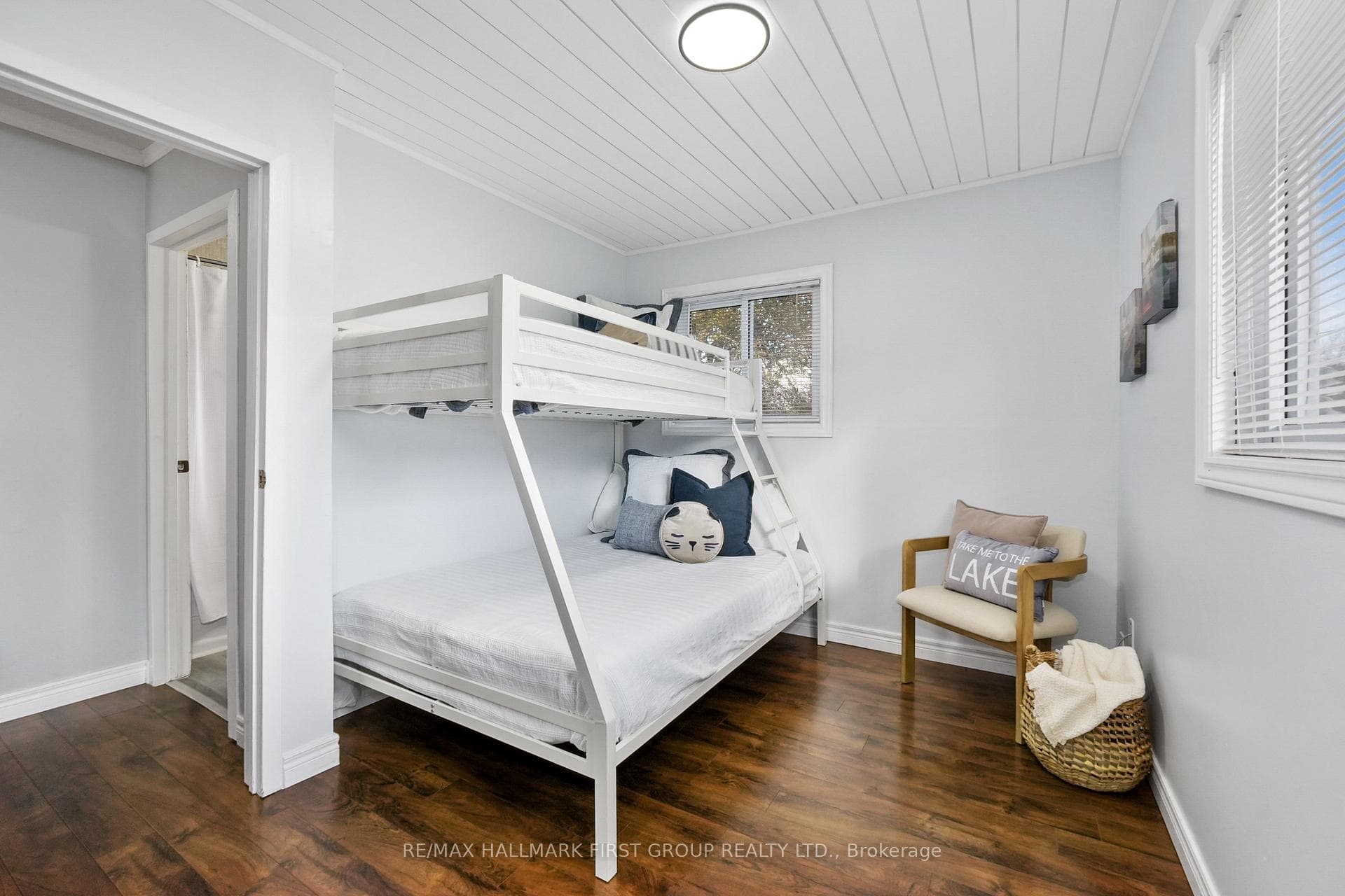64 Langs Road photo 23