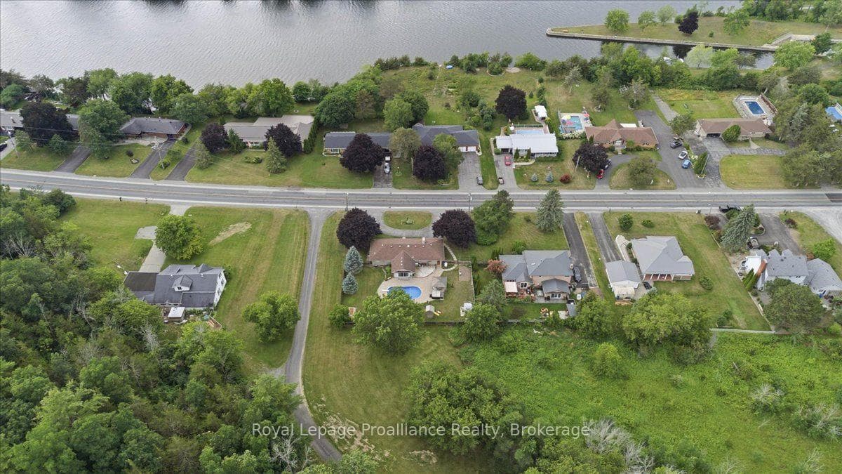 178 Riverside Parkway photo 44
