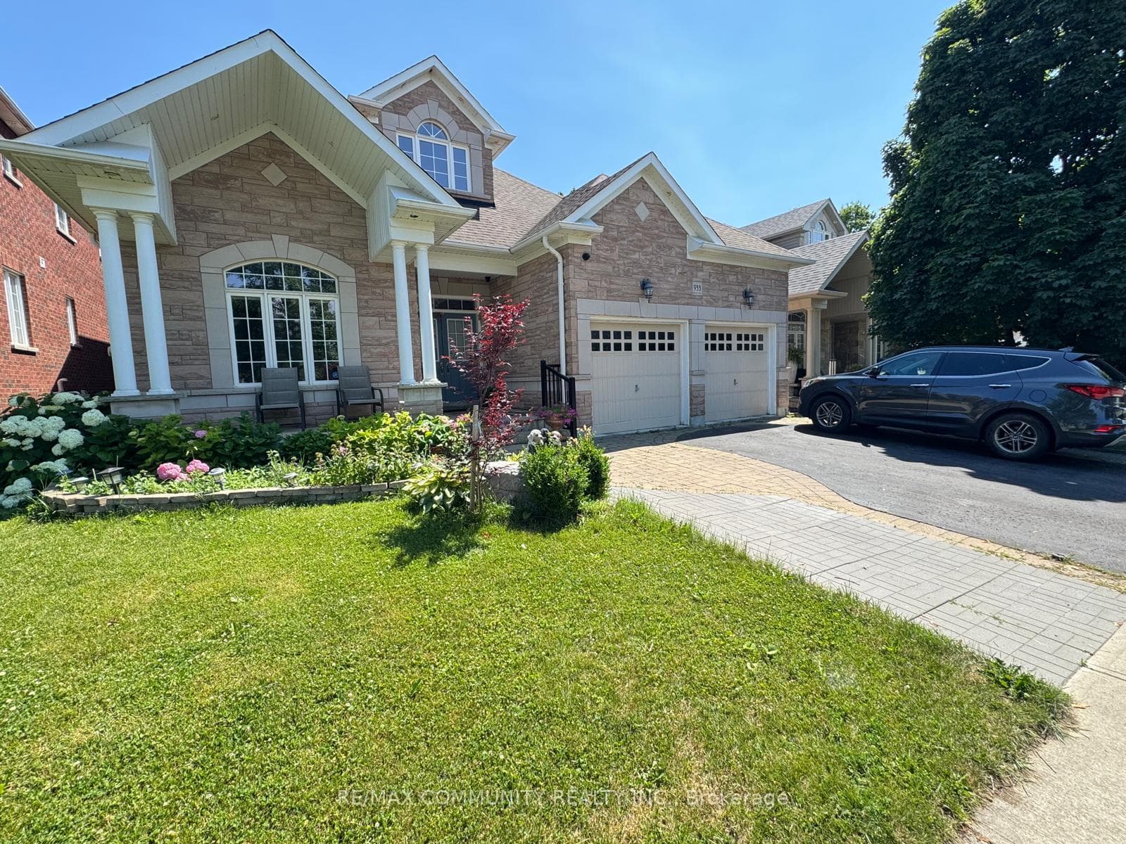933 Red Deer Avenue photo 1