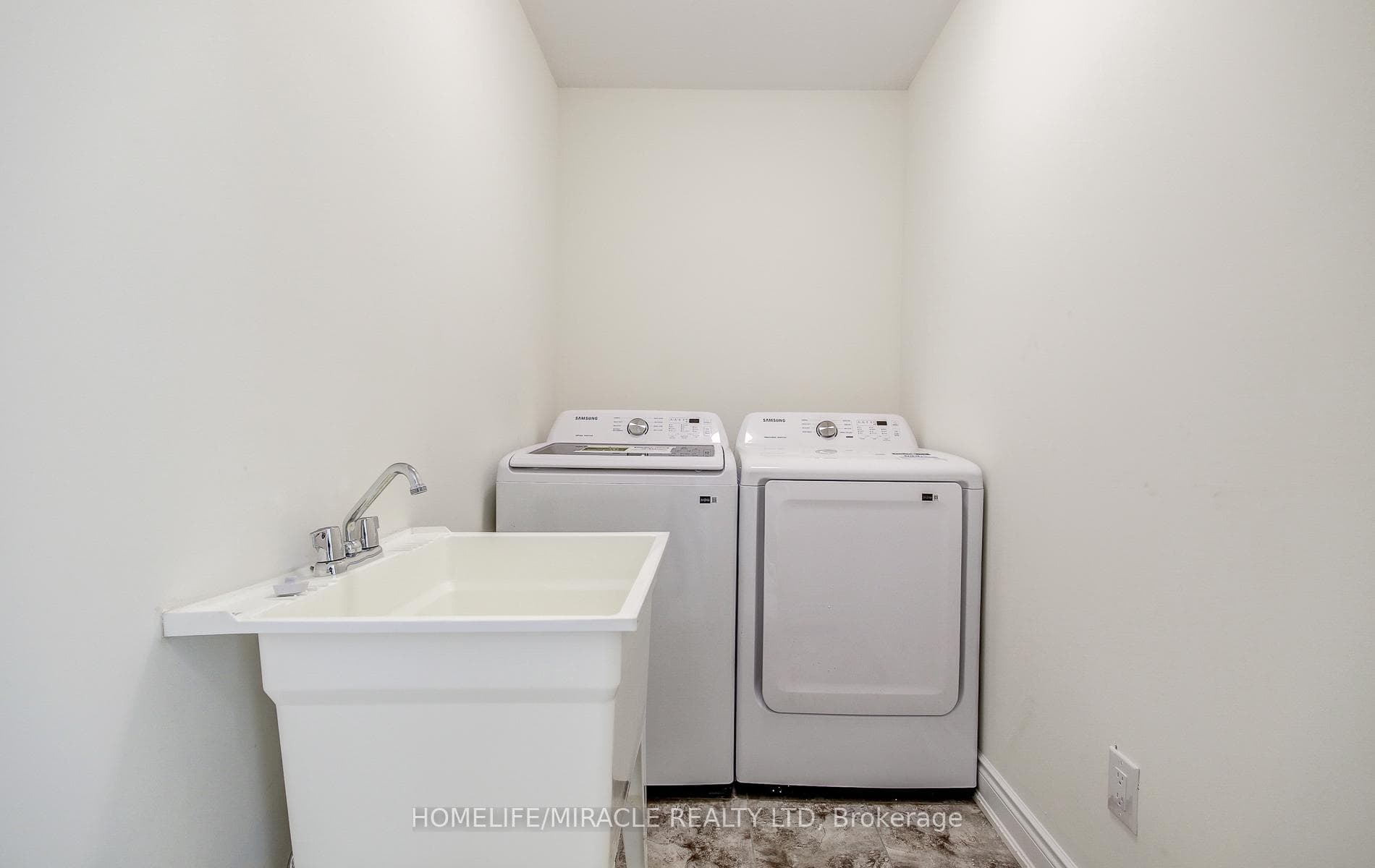 28 Yvonne Drive photo 37
