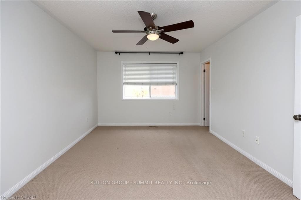 4034 DONNIC Drive photo 23