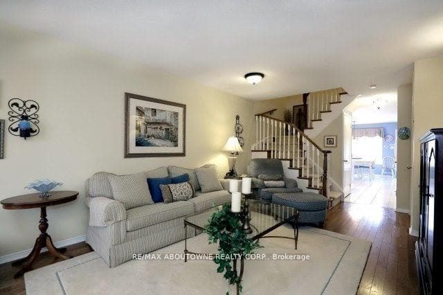 1175 Treetop Terrace photo 4