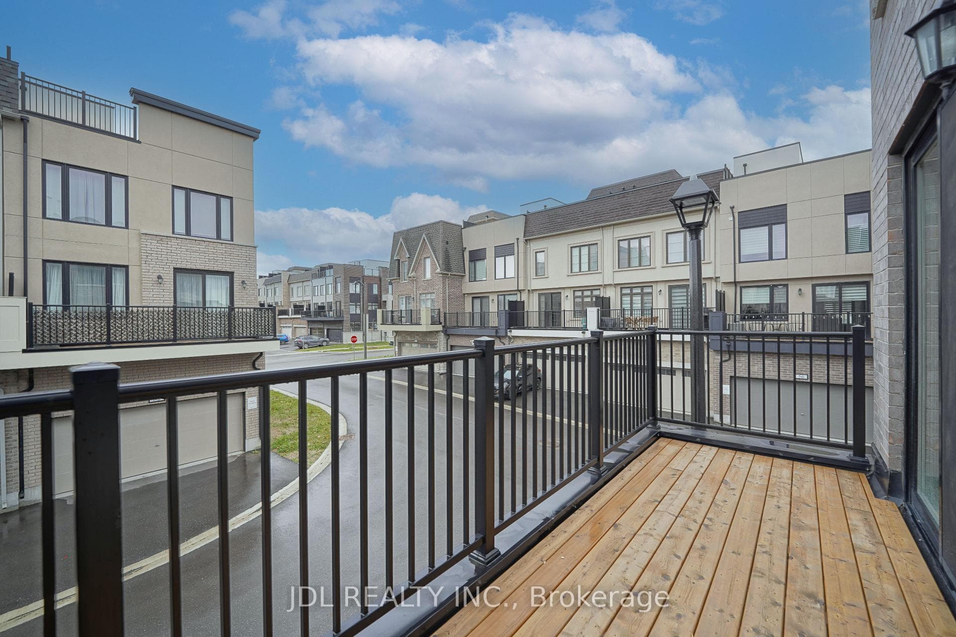 32 Guardhouse Crescent photo 33