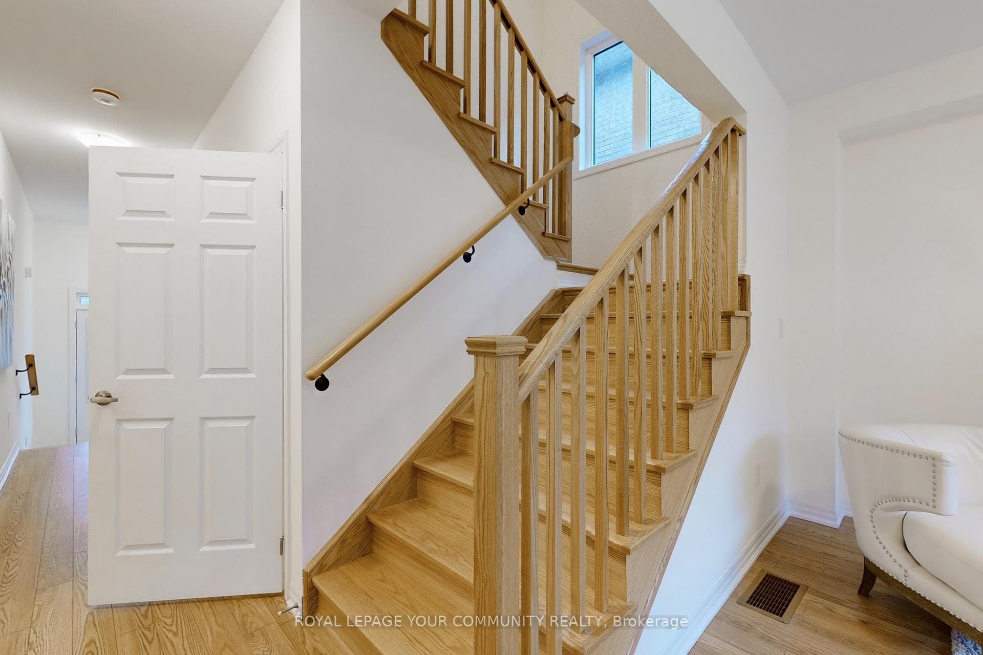 14 Northrop Avenue photo 17