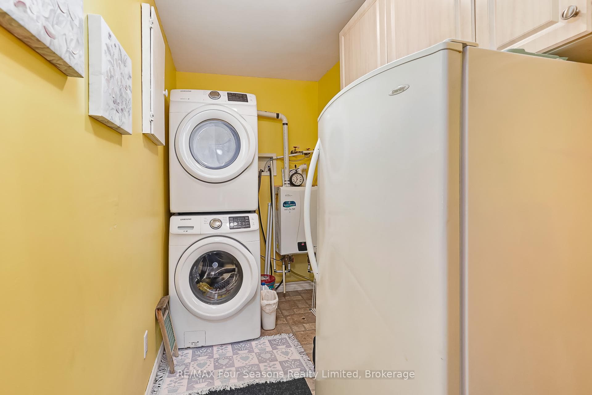 225 Christopher Street photo 30