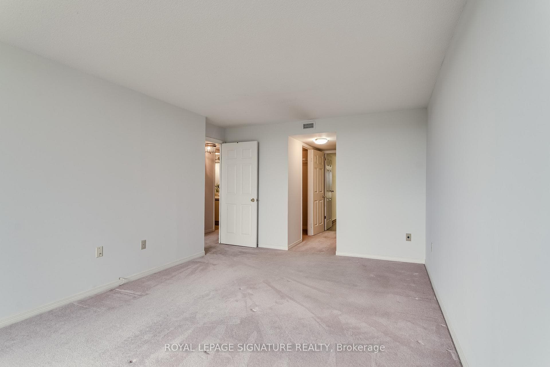 360 Bloor Street Unit 806 photo 25