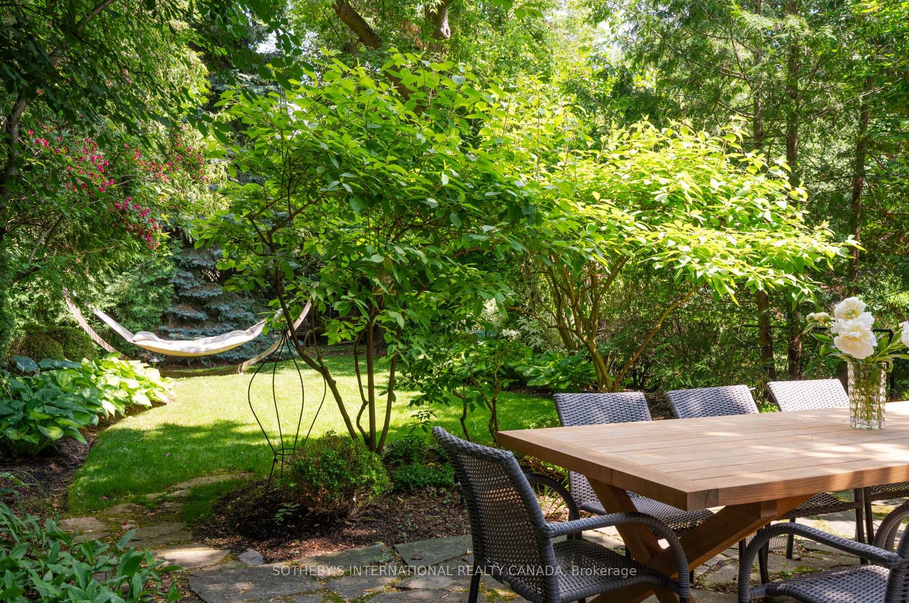 112 Sherwood Avenue photo 39