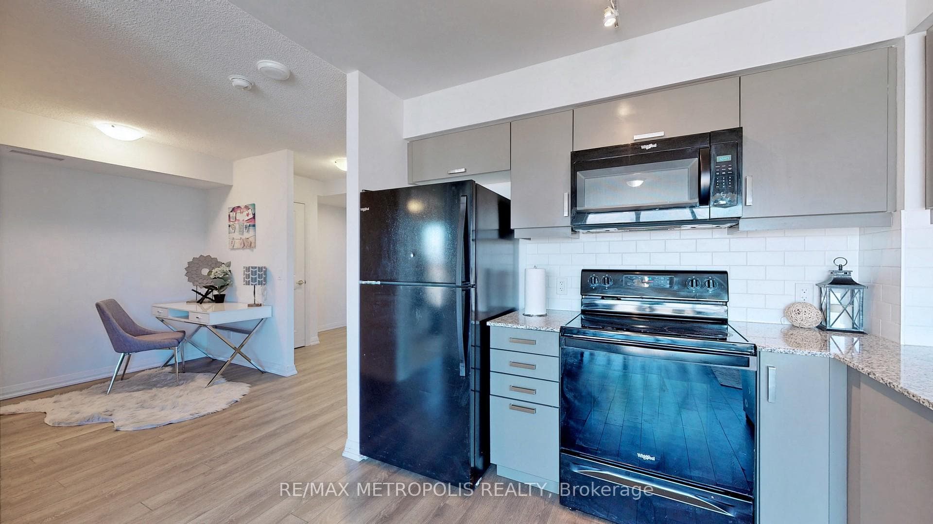 30 Meadowglen Place Unit 2405 photo 14