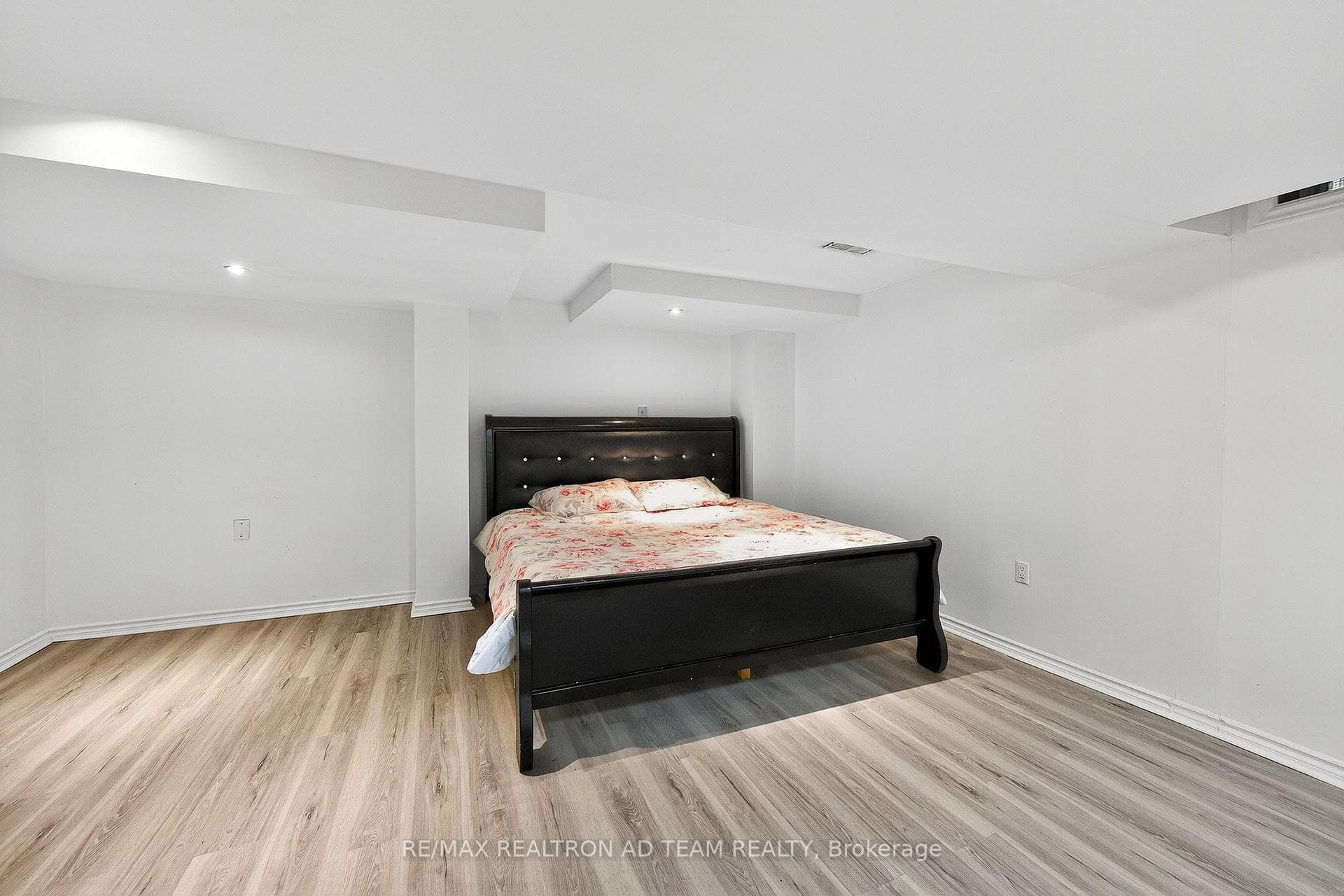 13 Carpendale Crescent photo 26