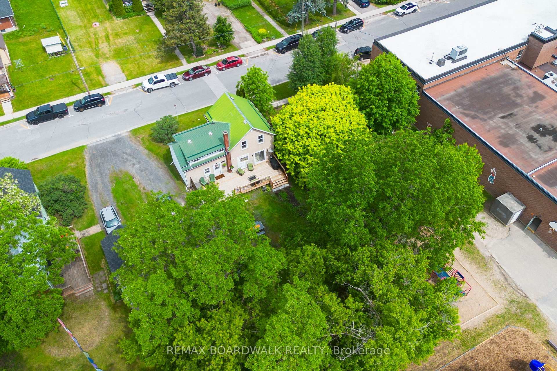 8 Grant Street photo 34