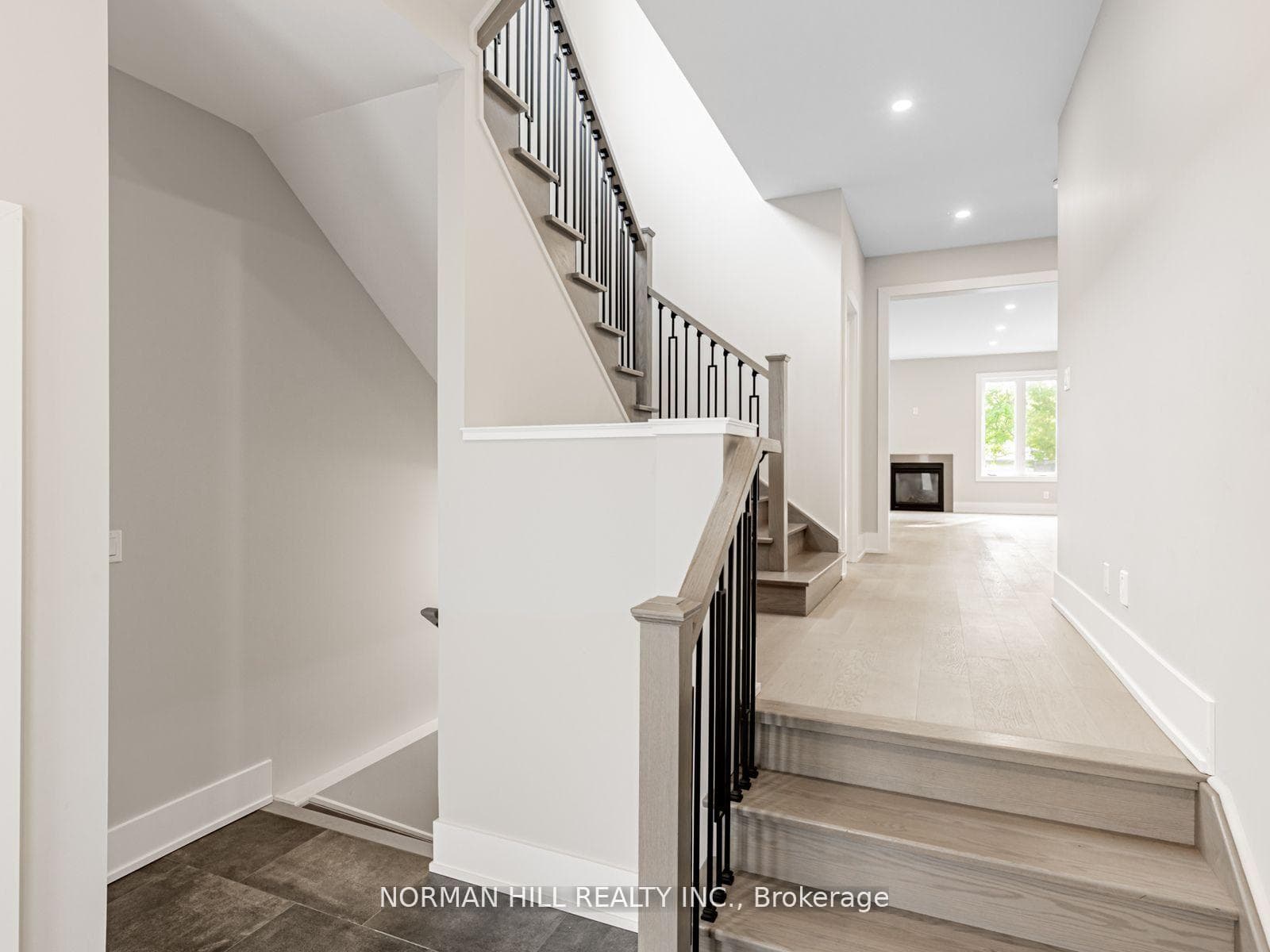 776 Churchill Lane photo 5
