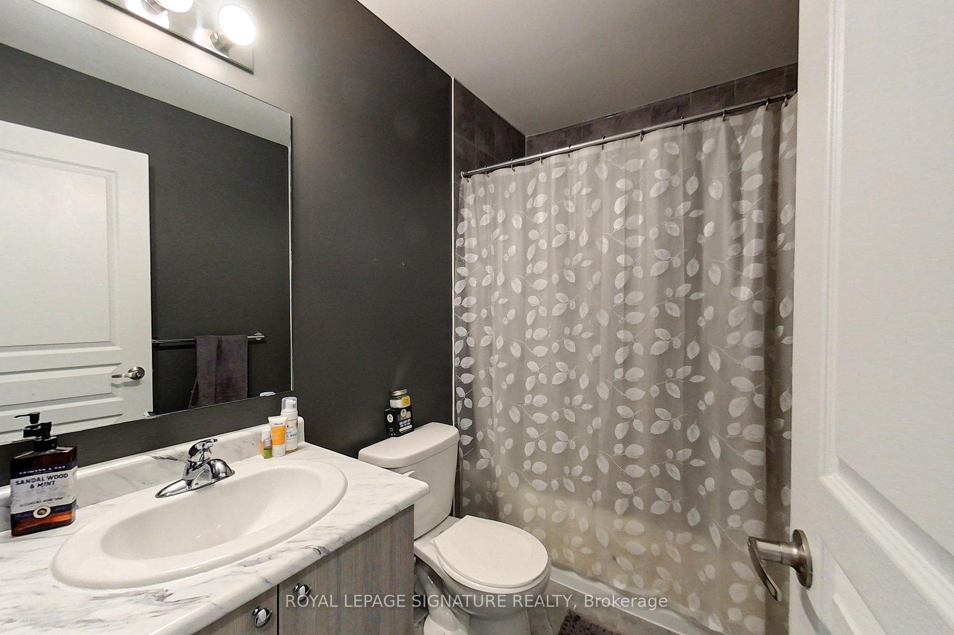 7 Anchorage Crescent Unit 304 photo 16