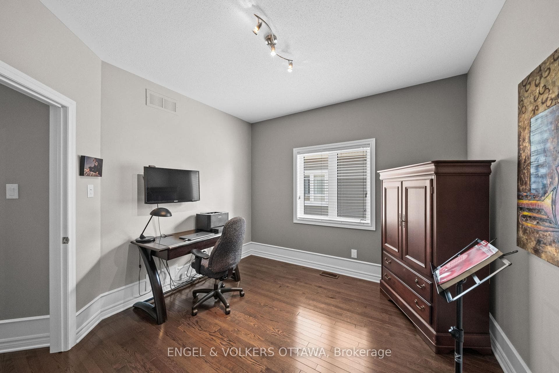 112 Equinelle Drive photo 27