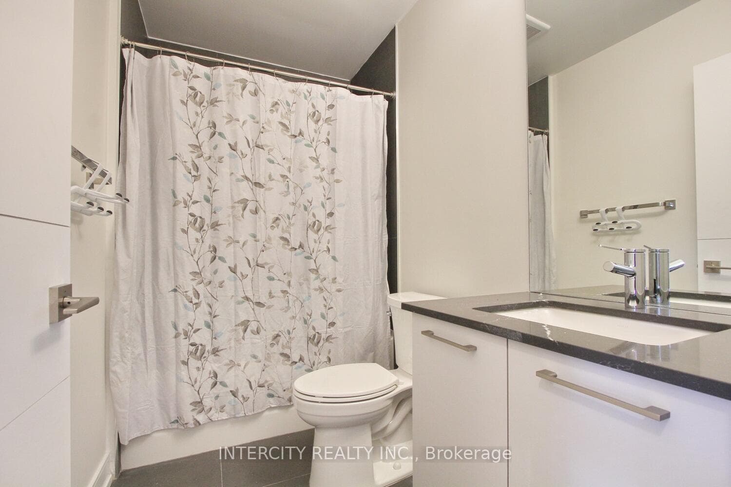 11 Desiree Place photo 42