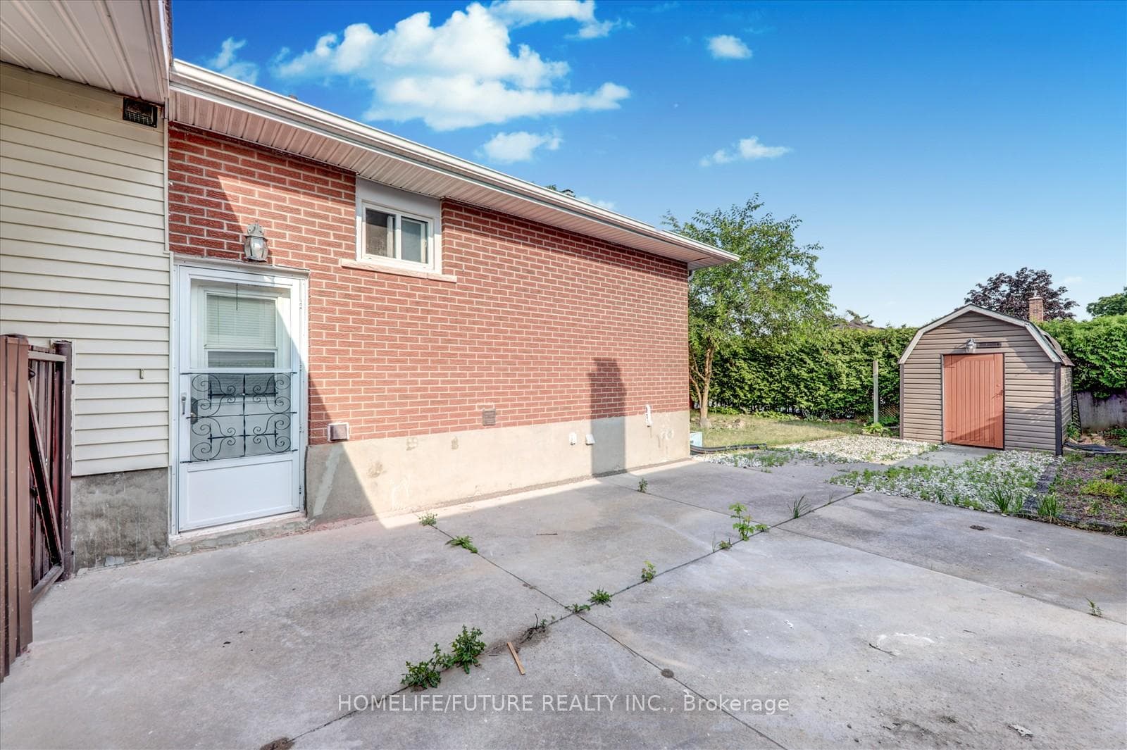 39 Cayuga Avenue photo 36