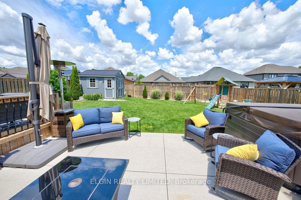 40 Glengariff Drive photo 39