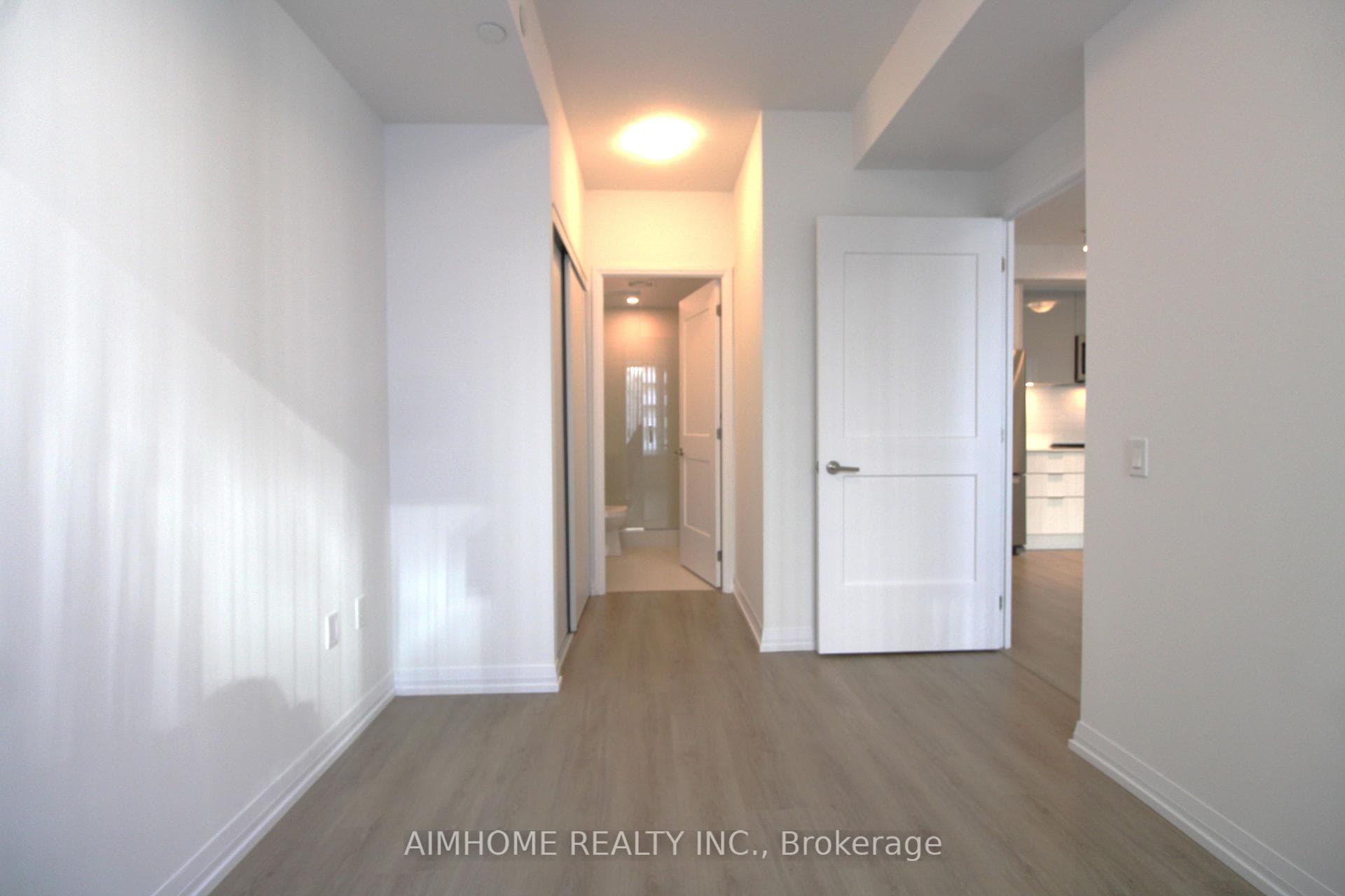 50 Dunfield Avenue Unit 1020 photo 13