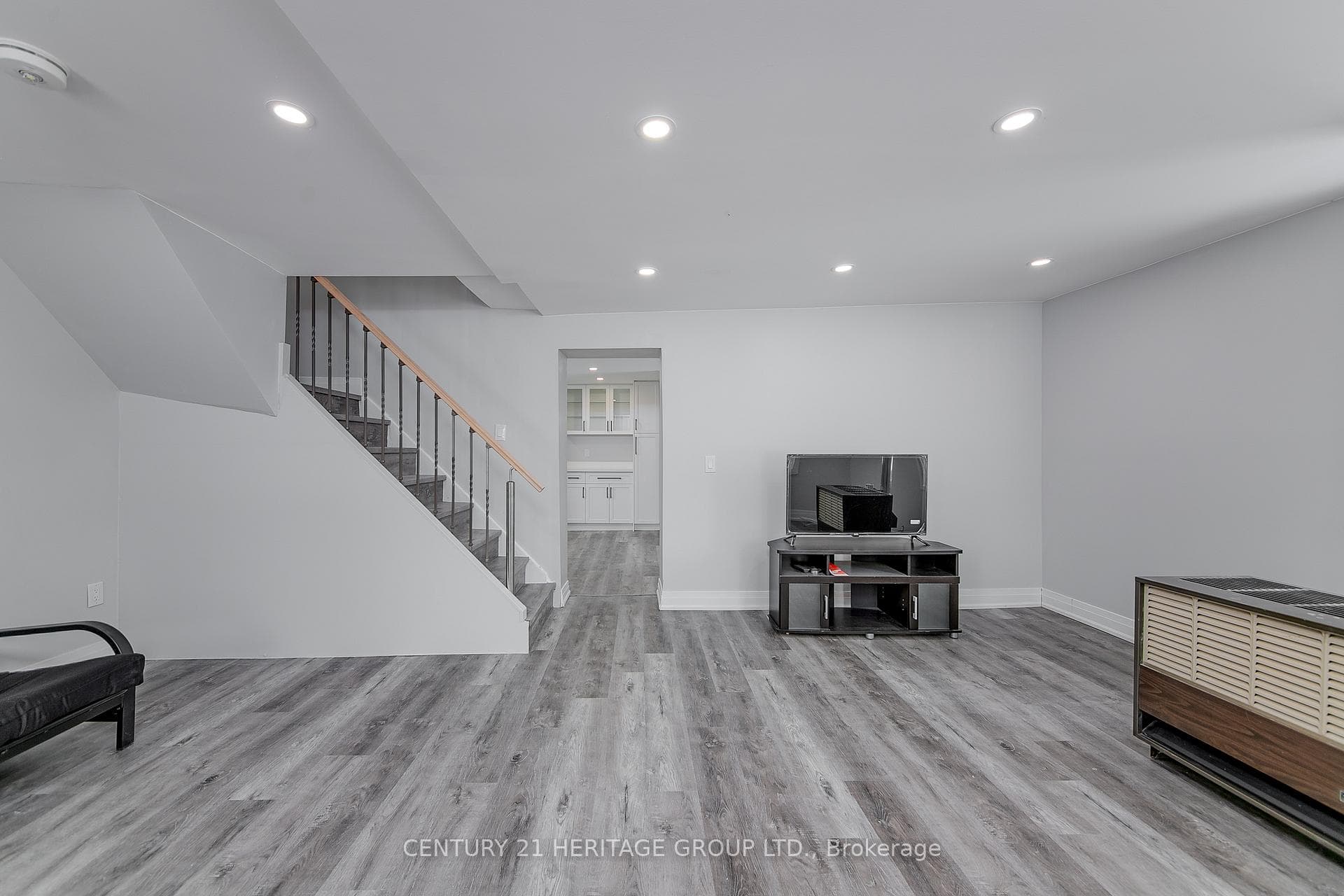 144 Queen Street photo 7