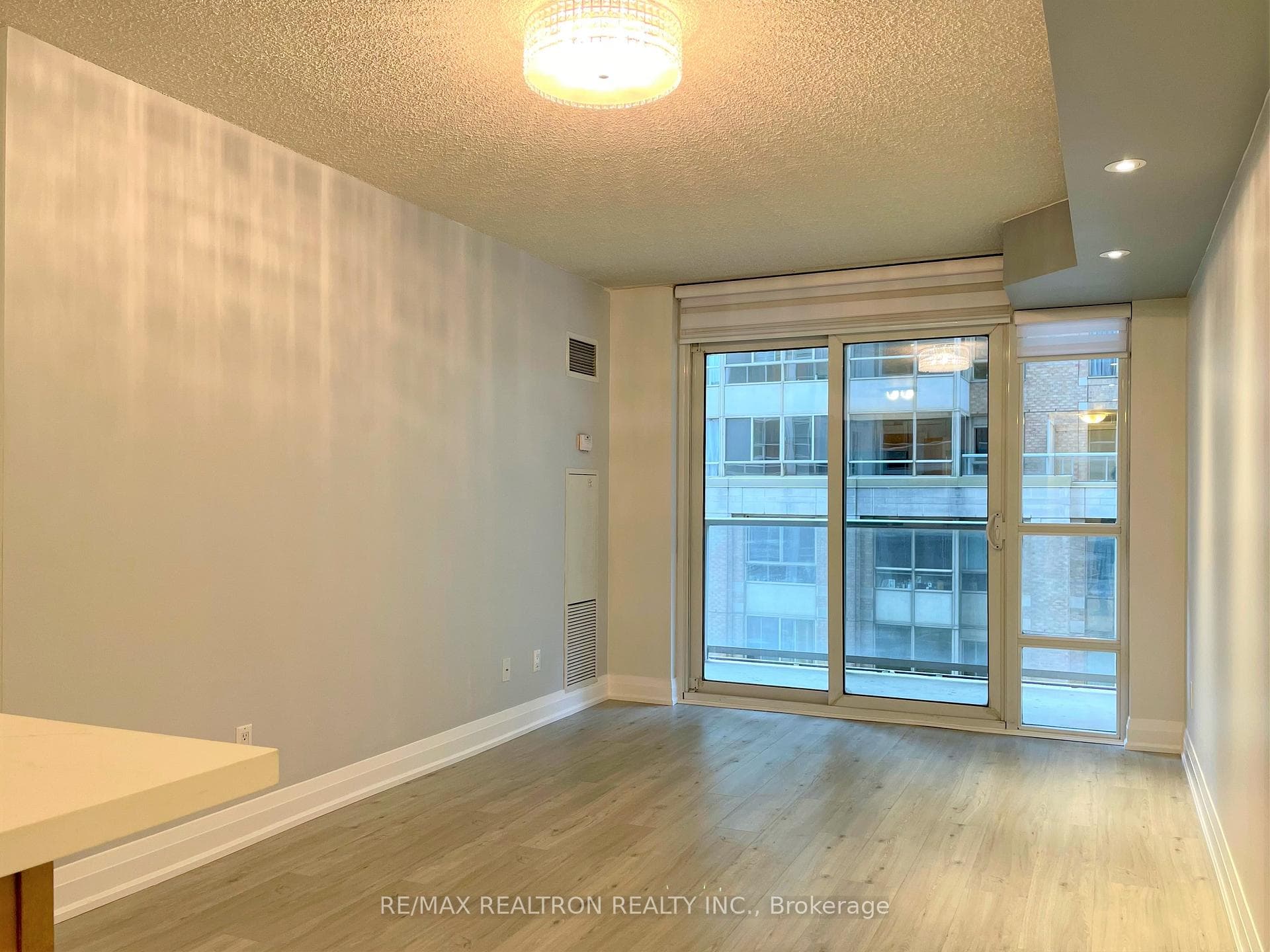 761 Bay Street Unit 306 photo 3