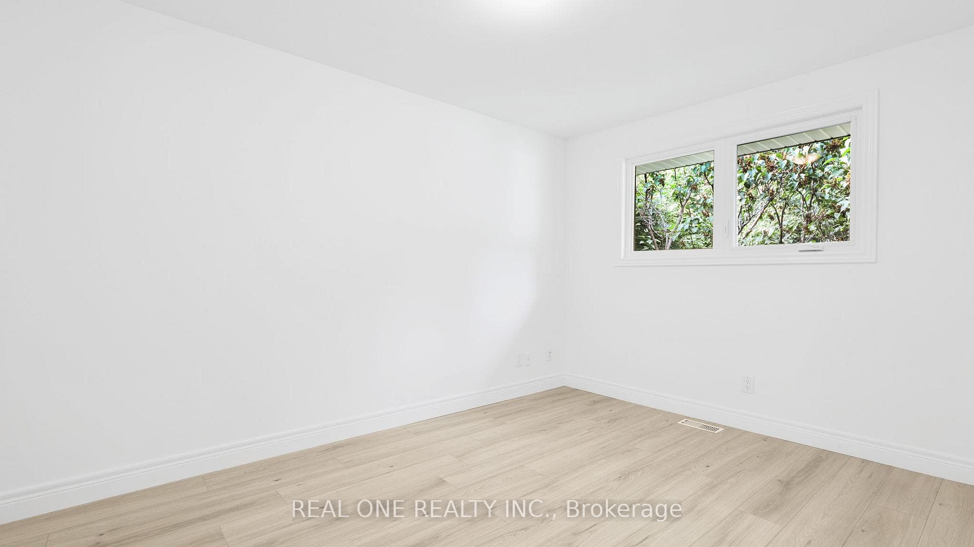 10 Bentley Place photo 17