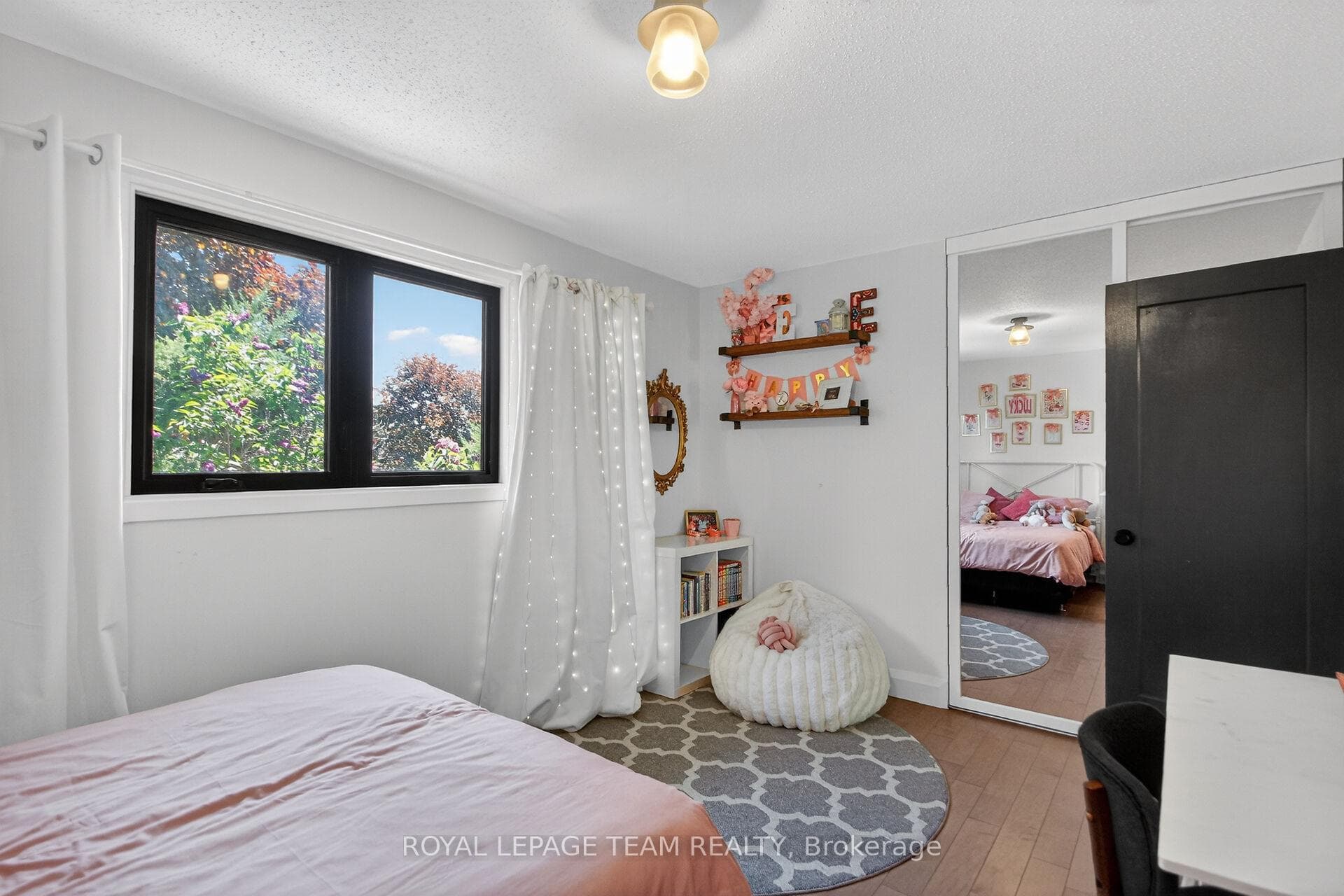 15 Markham Avenue photo 33