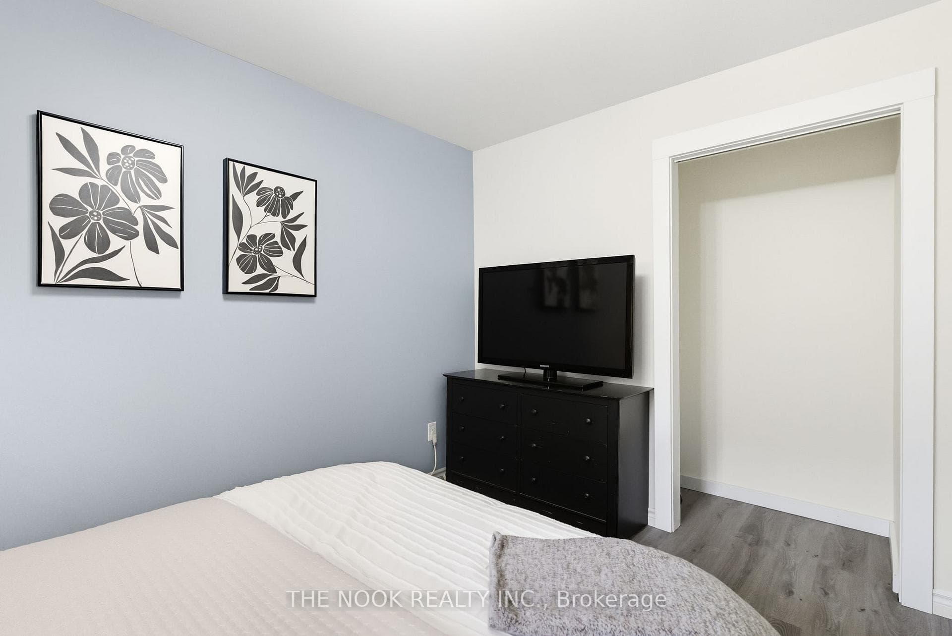 99 Eighth Street photo 28