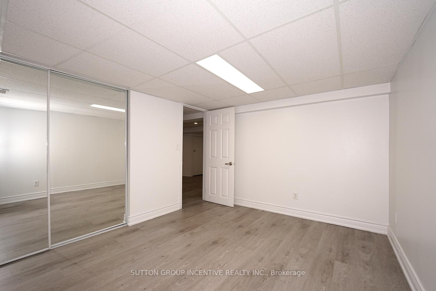 7 HURON Street photo 20