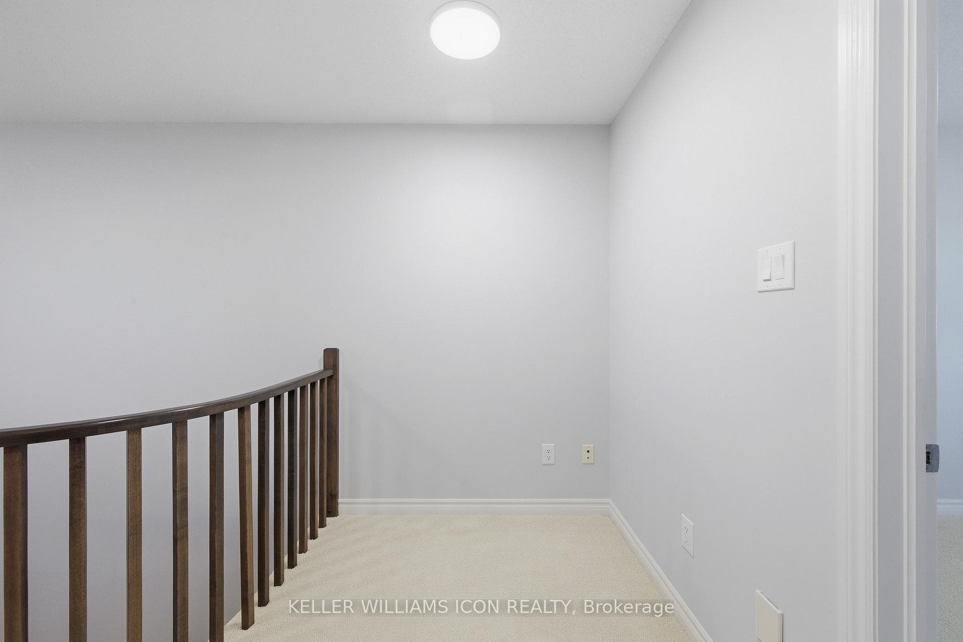 636 Tennant Way photo 36